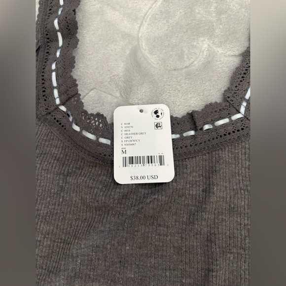 Intimately tops - Picture 5 of 6